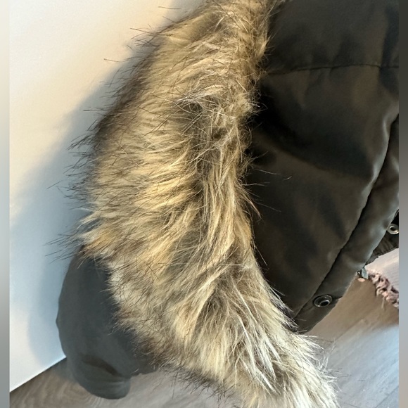 H&M puffer jacket, worn twice. In olive green colour - Picture 4 of 4